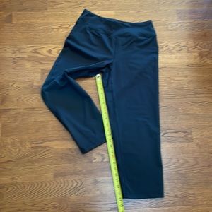 Lands End cropped yoga pant in black stretch sizeM Tall